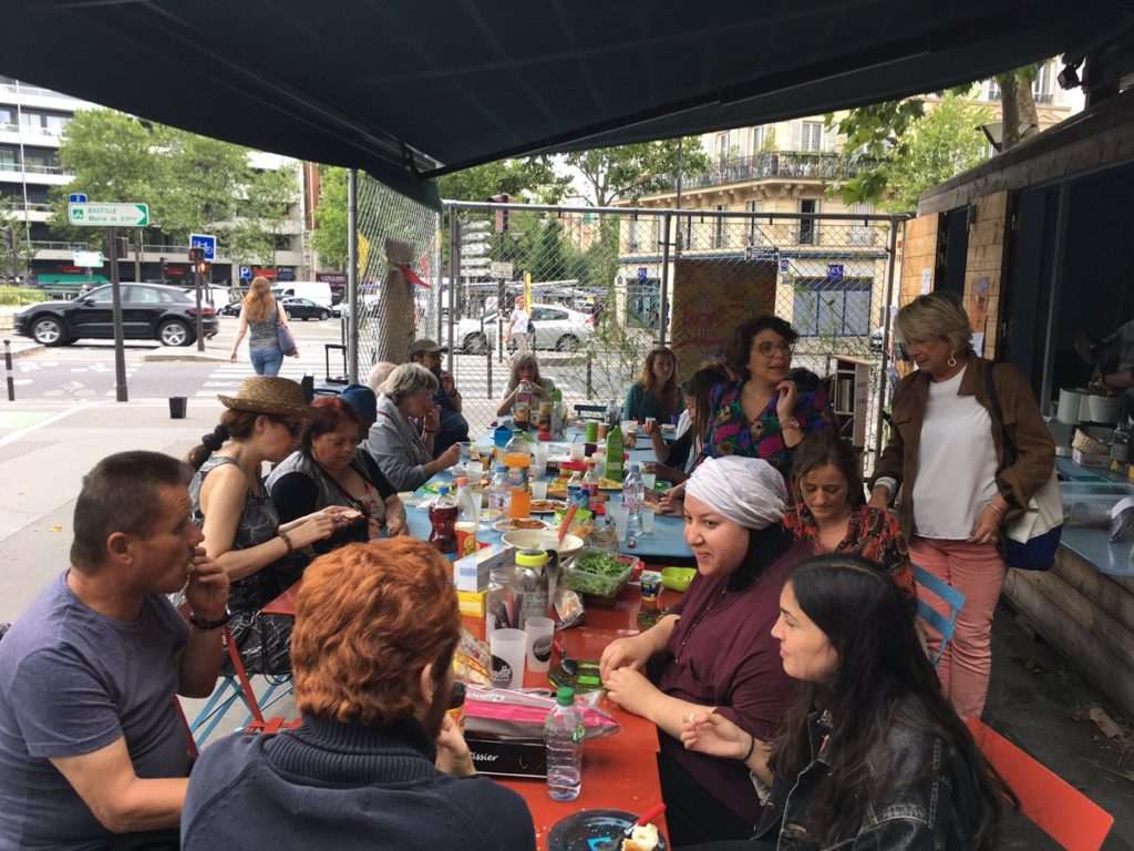 Repas partagé au Kiosque du partage du 12e (2017)